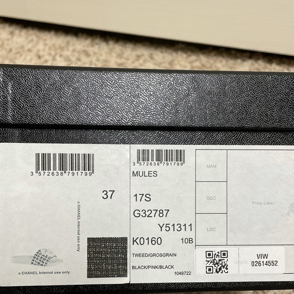 🖤💓Chanel Tweed Sandels 💓🖤 - Picture 9 of 11
